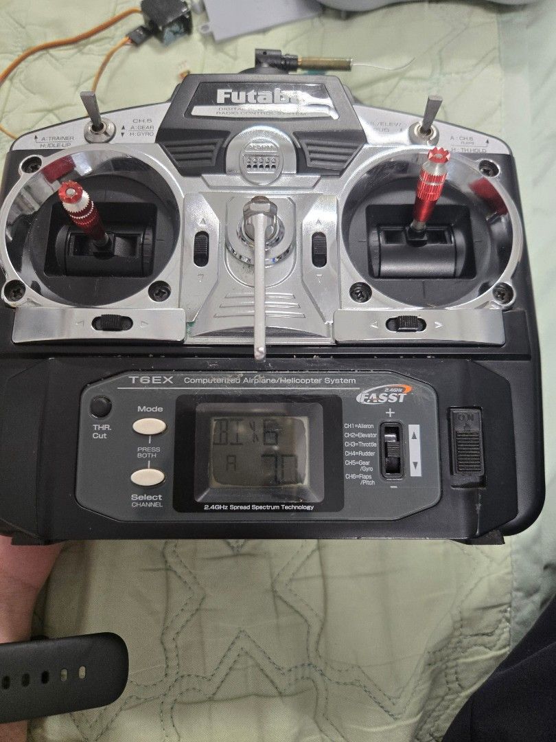 futaba remote controller (Category: Remote Control Toys) located in Singapore. Submitted by rc_guy (Listing ID 1422614631, Image 1). Description: working tx only no rx no battery .