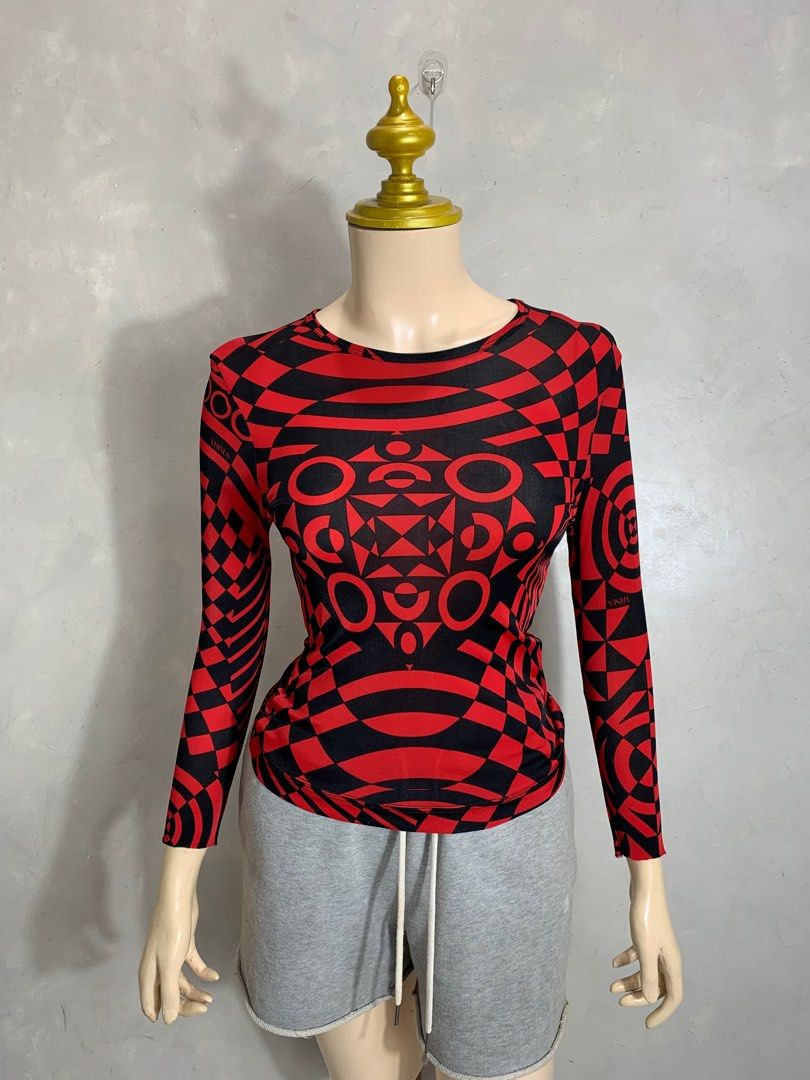 Gianni Versace (Category: Luxury Apparel) located in Natividad. Submitted by endsource.ph (Listing ID 1422546385, Image 1). Description: Gianni Versace ‎_____________ ‎Size: Small - Medium ‎Waistline: 12 ‎Length: 23 ‎(actual dimension) ‎______________ ‎Like New Condition ‎(use once or twice) ‎Lightly Used Condition ‎(used w/care) ‎______________ ‎Issue: none ‎Colors may vary due to lighting” ‎”Swipe⏪to see more details picture” ‎______________ ‎1