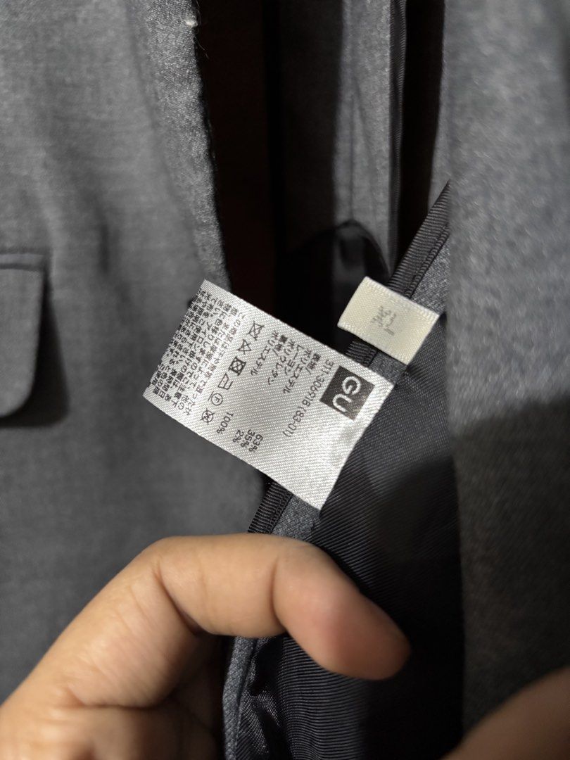 GU Oversize Gray Blazer (Category: Coats, Jackets and Outerwear) located in Iriga City. Submitted by cuffph (Listing ID 1422550524, Image 2). Description: - GU oversize gray blazer - Two-button closure - Two front pockets.