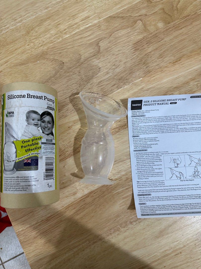 Haakaa Gen 2 Silicone Breast Pump 100mL (Category: Breastfeeding & Bottle Feeding) located in Mandaluyong City. Submitted by lestieco (Listing ID 1422660631, Image 2). Description: Selling for ₱400 only! (Bought for ₱875 on the blue app) Gently used less than 5 times — my milk supply was low. Purchased June 2024. What’s New • Improved flange lip for stronger suction (can also be gently squeezed for softer suction) • Built-in nipple positioning gu