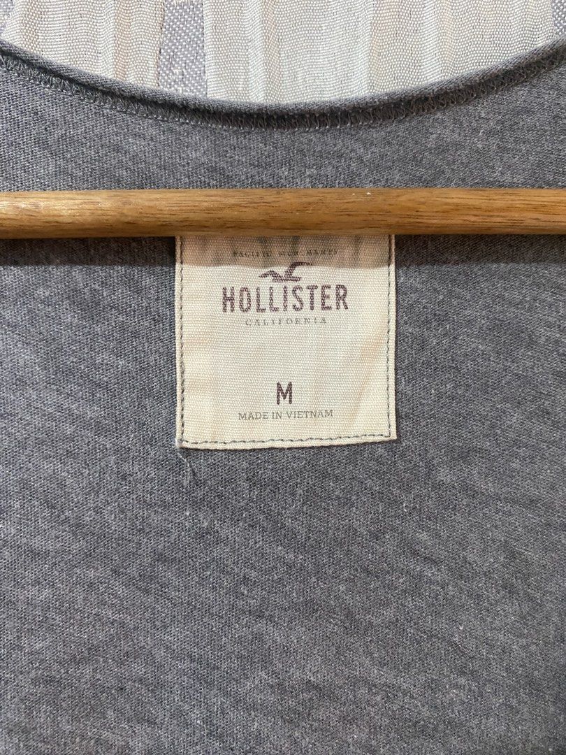 Hollister Lace Tank Top - Medium (Category: Sleeveless) located in Quezon City. Submitted by jomariervin (Listing ID 1422592413, Image 2). Description: Holister Tank top Floral Design 199php +sf Marikina Location 📩.
