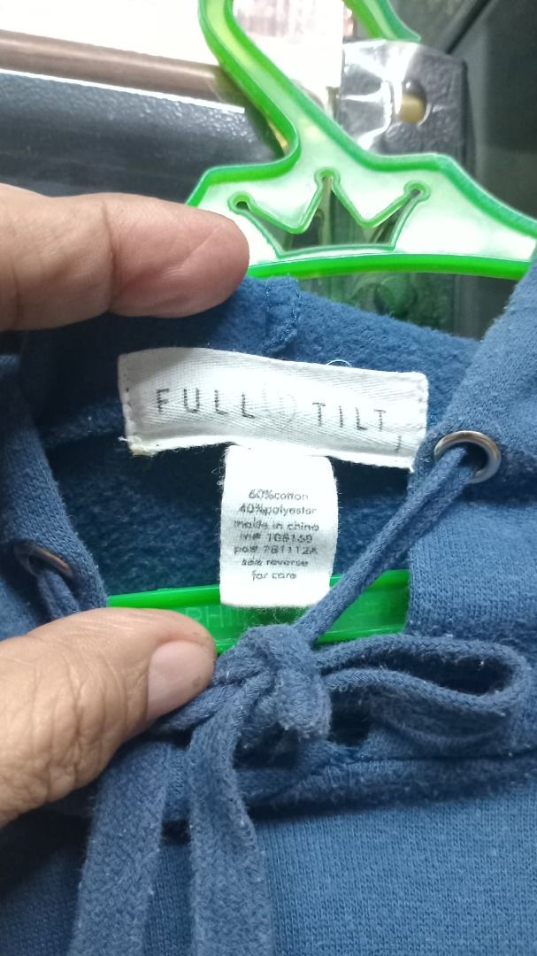 Hoodie for Women (Category: Activewear) located in Pasig City. Submitted by samotsari.store (Listing ID 1422633347, Image 3). Description: Norooz Fitz #001 – Pre-Loved Hoodie for Girls ( Full Tilt Brand) 👚 60% Cotton / 40% Polyester 👩‍🦰 Fit: Small to Medium (Women) 🧼 Malinis at maayos ang tela ✨ Presko, comfy, at swak pang-araw-araw, pang-alis o pang-tambay! 📍 Pickup: Kalawaan, Pasig 🚚 Lalamove / LBC / J&T available 🧠 Trivia: Ang 60/40 cot