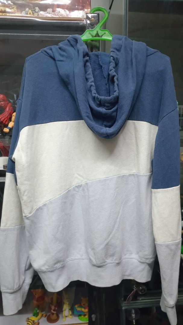 Hoodie for Women (Category: Activewear) located in Pasig City. Submitted by samotsari.store (Listing ID 1422633347, Image 2). Description: Norooz Fitz #001 – Pre-Loved Hoodie for Girls ( Full Tilt Brand) 👚 60% Cotton / 40% Polyester 👩‍🦰 Fit: Small to Medium (Women) 🧼 Malinis at maayos ang tela ✨ Presko, comfy, at swak pang-araw-araw, pang-alis o pang-tambay! 📍 Pickup: Kalawaan, Pasig 🚚 Lalamove / LBC / J&T available 🧠 Trivia: Ang 60/40 cot