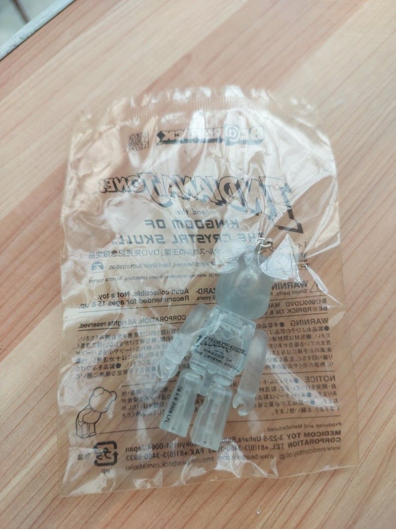 Indiana Jones Crystal Skull Keychain (Category: Vintage Collectibles) located in Pasay City. Submitted by fhranciscorner (Listing ID 1422697852, Image 2). Description: - Indiana Jones keychain - From Kingdom of the Crystal Skull - Features a clear, translucent figure - Still sealed in original packaging - Collectible item.