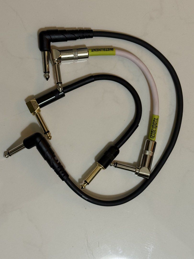 Instrument Cables / Patch Cable （分類：其他音響配件及設備）位於 Hong Kong。 由 ac0155 提交（商品編號 1422599340，圖片 1）。簡介： D’Addario x 1 Ernie Ball x 1 不知名 x 1。