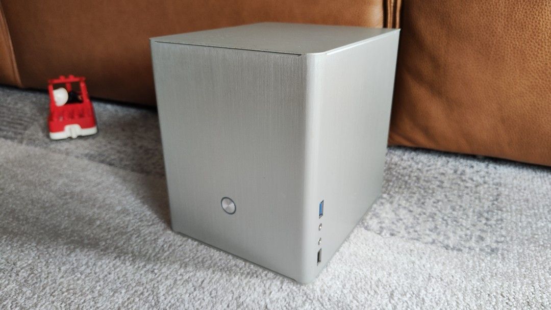 Jonsbo V2 ITX Case. Brand new65604908630530110