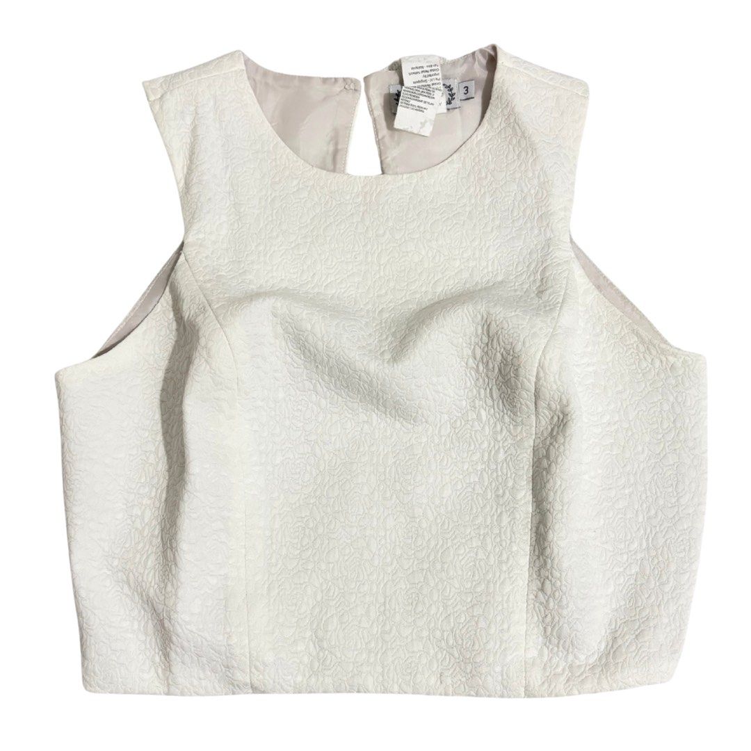 Just G top (Category: Sleeveless) located in Pasay City. Submitted by cloudeclutters (Listing ID 1422562641, Image 1). Description: Please read before you order 🌸 Fits XS-S 🌸 Payment first, No COD 🌸 Payment thru Gcash 🌸 Delivery thru J&T/Lalamove. I'm located at pasay Guaranteed that what you see is what you get.