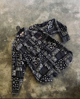 (Category: ) located in . Submitted by rewearing_store (Listing ID 1422621613, Image 1). Description: .