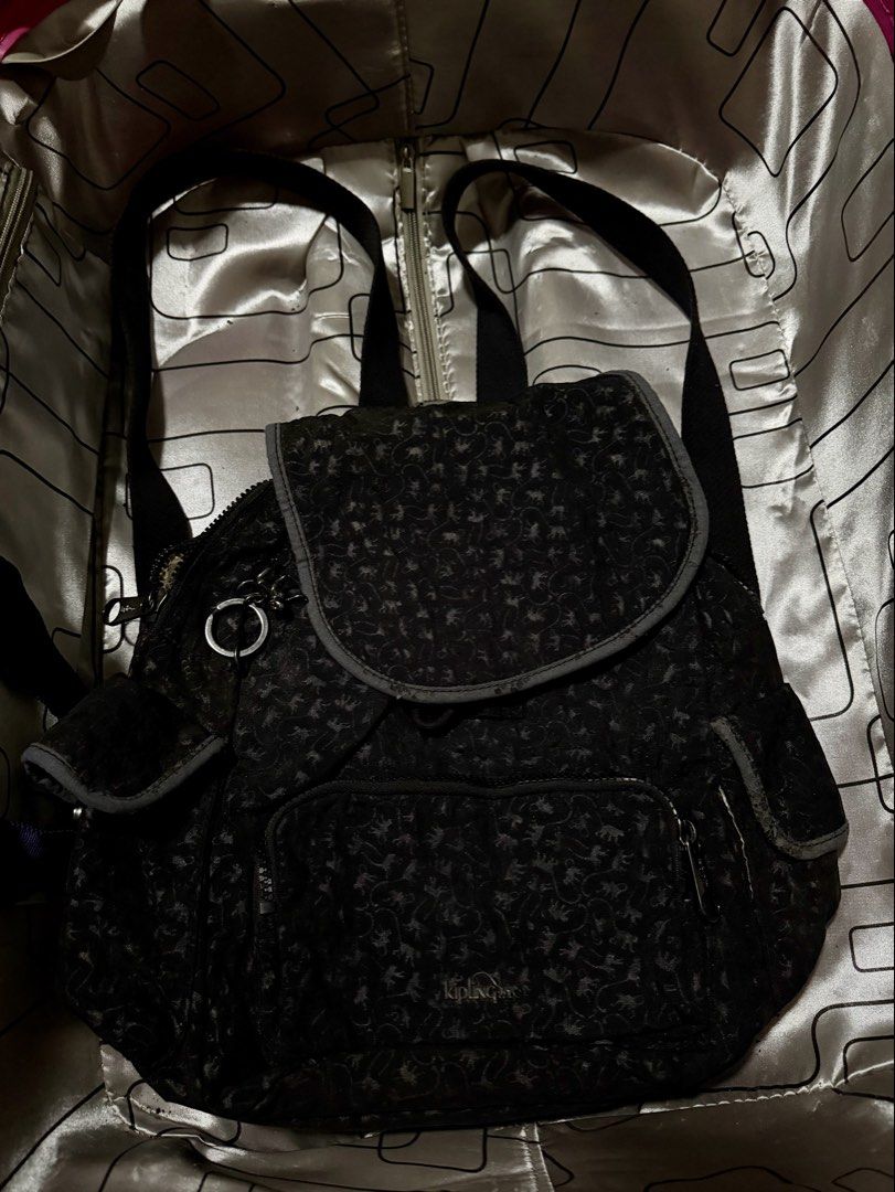 Kipling Black Backpack (small) (Category: Backpacks) located in Quezon City. Submitted by jofer1028 (Listing ID 1422707594, Image 1). Description: Kipling small black backpack Small only Issue: May unti bakbak sa rubber linings kasi nastock matagal sa cabinet Location: Cubao Delivery via Lalamove Meet up Araneta Center Payment via Gcash, Gotym, Bpi.
