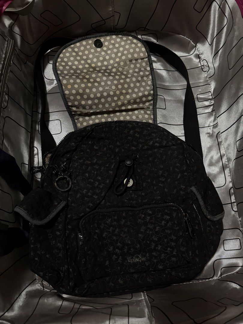 Kipling Black Backpack (small) (Category: Backpacks) located in Quezon City. Submitted by jofer1028 (Listing ID 1422707594, Image 2). Description: Kipling small black backpack Small only Issue: May unti bakbak sa rubber linings kasi nastock matagal sa cabinet Location: Cubao Delivery via Lalamove Meet up Araneta Center Payment via Gcash, Gotym, Bpi.
