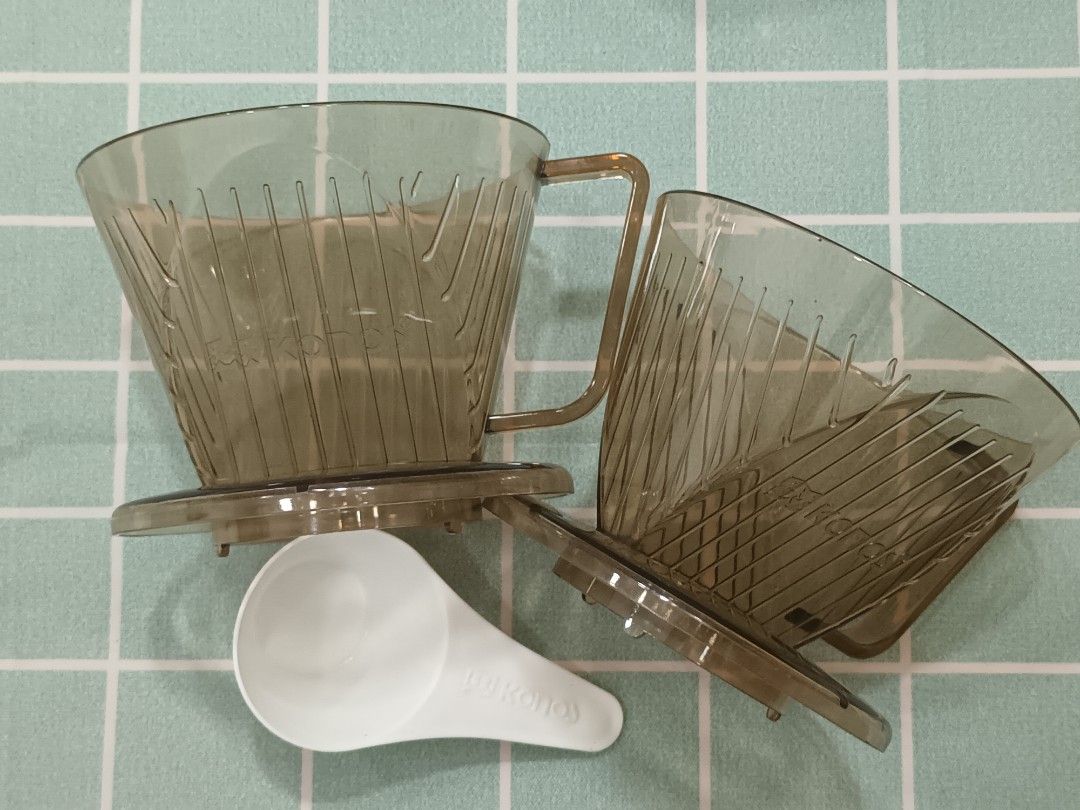 KONOS Coffee Dripper Set (Category: Coffee & Tea Tableware) located in Calamba. Submitted by m_brian (Listing ID 1422655706, Image 1). Description: Includes - 2 coffee dripper - 1 scooper .