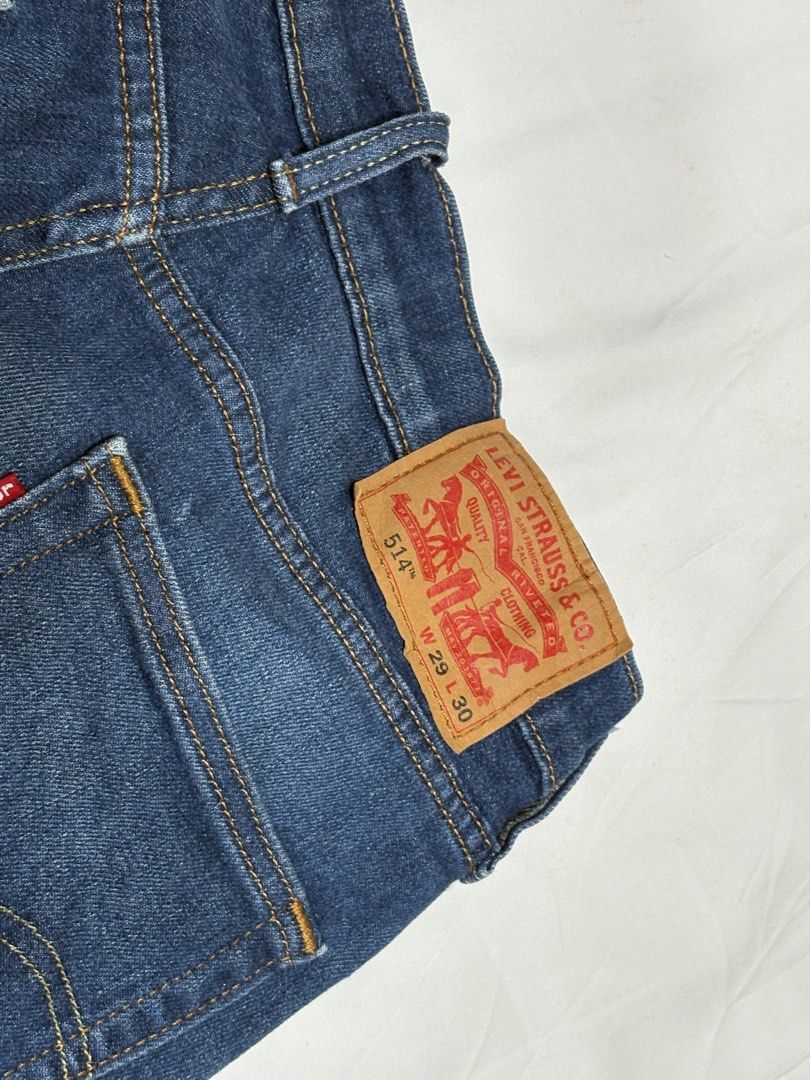 Levi's 514 Jeans - Dark Wash (Category: Jeans) located in Navotas City. Submitted by hellolades (Listing ID 1422635203, Image 3). Description: Levi's 514 jeans in a dark wash. Php 990 - Features a classic five-pocket design with the Levi's logo patch on the back. - Size 29.
