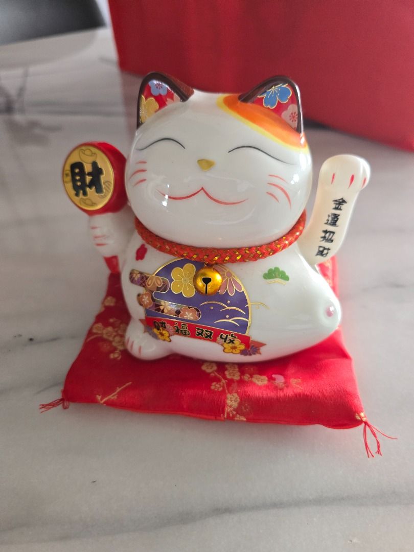 Lucky Cat Maneki Neko Figurine - For Display, Hobbies & Toys, Toys ...