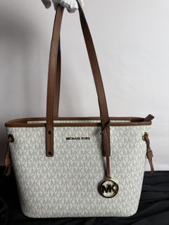 (Category: ) located in . Submitted by preloved500 (Listing ID 1422577432, Image 1). Description: .