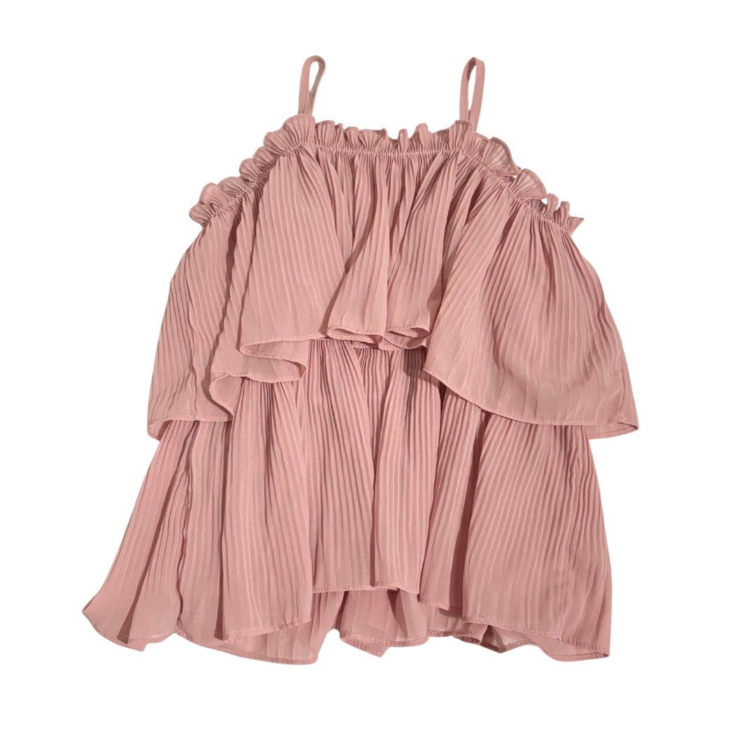 Pink flowy top (Category: Others Tops) located in Pasay City. Submitted by cloudeclutters (Listing ID 1422692290, Image 1). Description: 🌸 Fits XS-S 🌸 Payment first, No COD 🌸 Payment thru Gcash 🌸 Delivery thru J&T/Lalamove. I'm located at pasay Guaranteed that what you see is what you get.