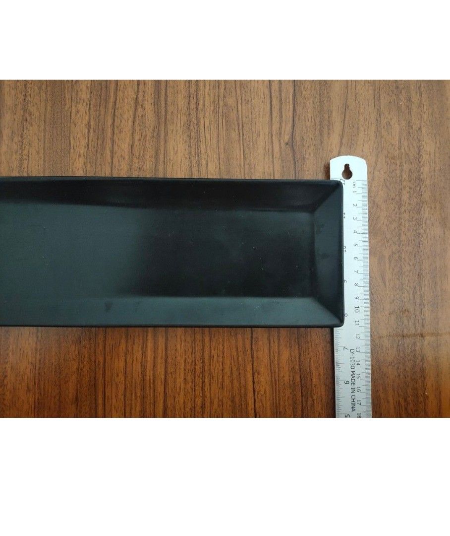 Rectangular ceramic plate (Category: Other Kitchenware & Tableware) located in Singapore. Submitted by song867411888 (Listing ID 1422683395, Image 3). Description: black ceramic plate, very lightly used, good for restaurant and cafe platting use. I've total 22pcs.