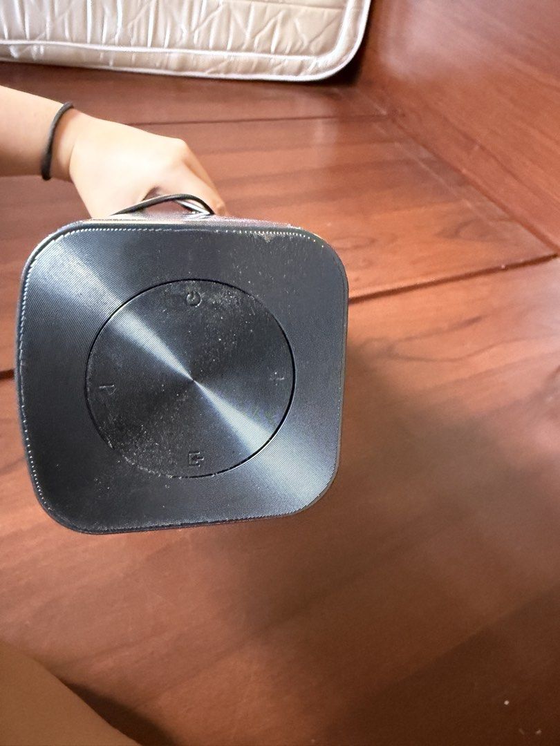 Redmi Soundbar (Category: Soundbars, Speakers & Amplifiers) located in Paranaque City. Submitted by preloveditems111 (Listing ID 1422597043, Image 3). Description: - Black Redmi soundbar - Power and control buttons on top - Rear port for cable connections - Great for home entertainment.