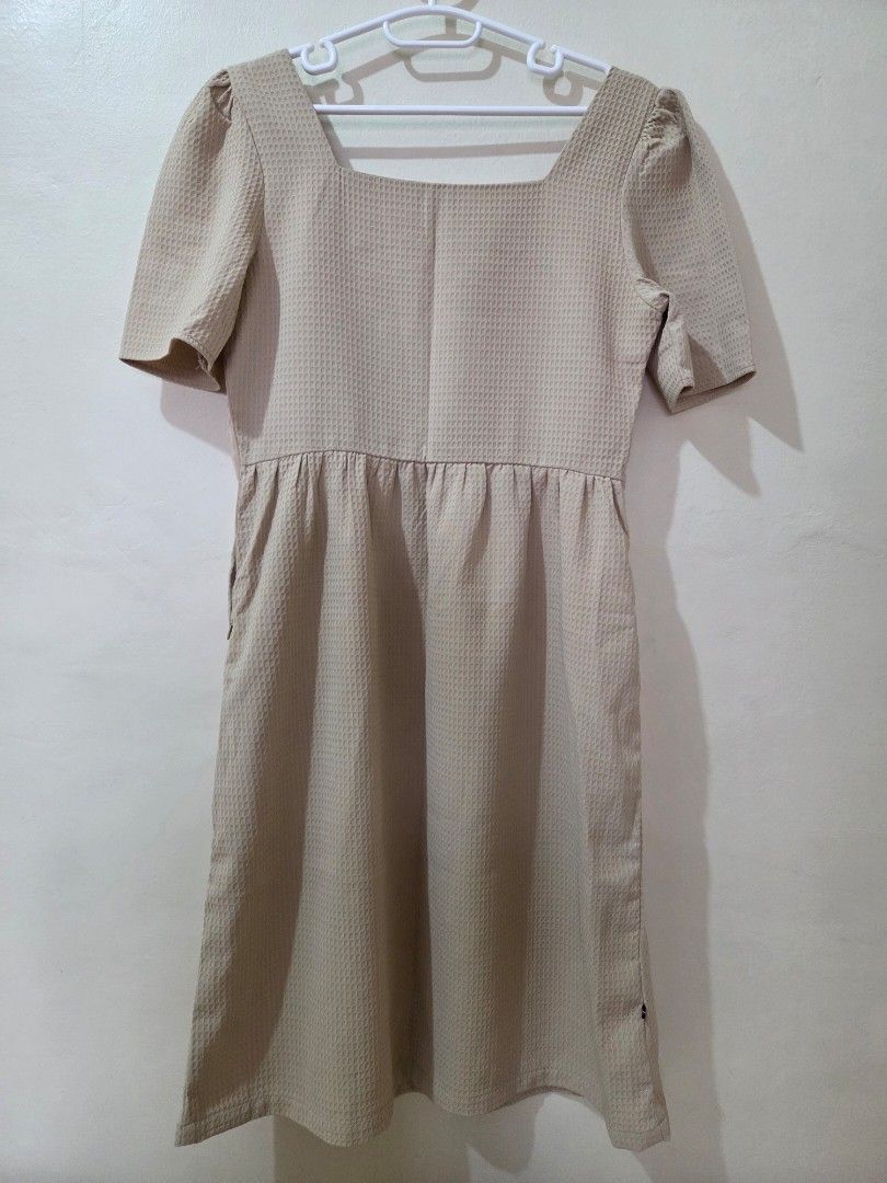 Regatta Square Neckline Beige Dress (Category: Dresses) located in Manila. Submitted by bakedpotat0 (Listing ID 1422594819, Image 3). Description: - Worn once - Regatta beige dress - Square neckline - Short sleeves - Fitted waist - Textured fabric - Small embroidered detail - Side zipper.