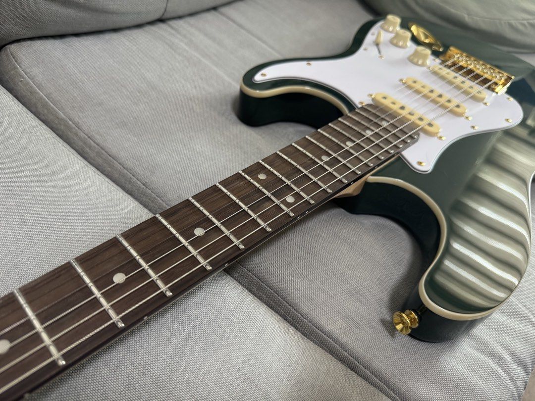 RJ Guitar Skycaster - Mirrortone SE OLIVE (Category: Musical Instruments) located in Pasig City. Submitted by jeimso (Listing ID 1422601403, Image 1). Description: Bought last Dec 2025 Like new Rfs: bought another guitar Comes w hardcase Negotiable.