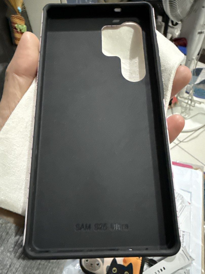 Samsung s25 ultra - burga case (Category: Cases & Sleeves) located in Manila. Submitted by ladykis (Listing ID 1422665627, Image 3). Description: burga case for samsung s25 ultra.