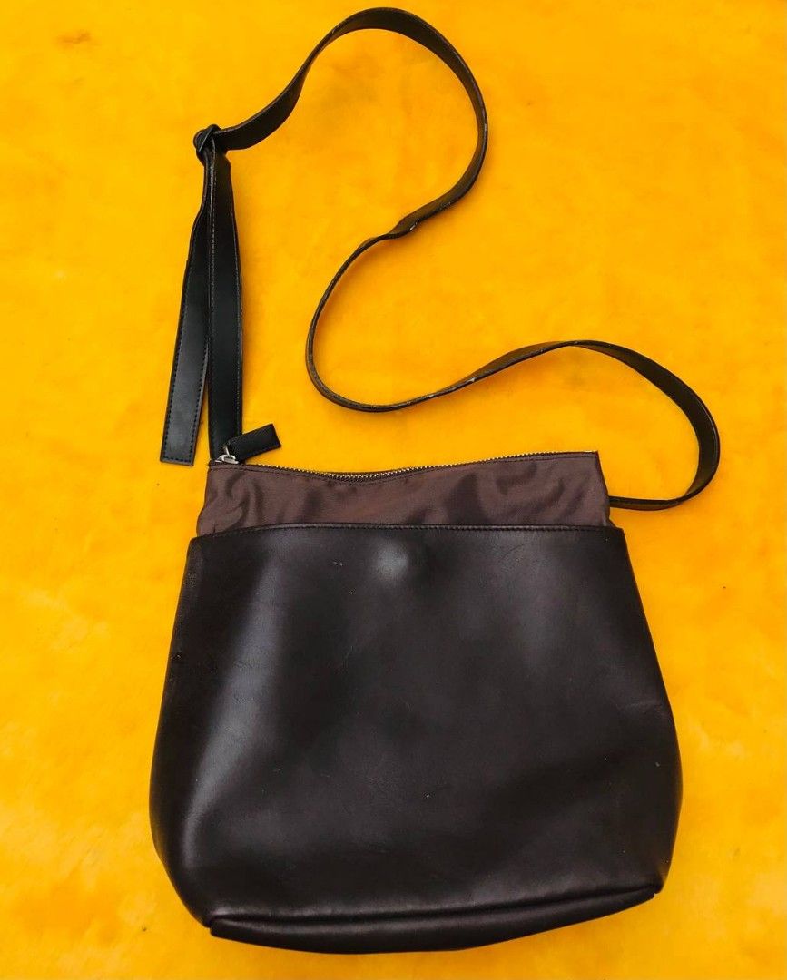 SAZABY SLING BAG (Category: Luxury Bags & Wallets) located in Ilagan. Submitted by luckyjapancollection (Listing ID 1422589275, Image 1). Description: - SAZABY Sling Bag - Crossbody style - Stylish design - Spacious interior.