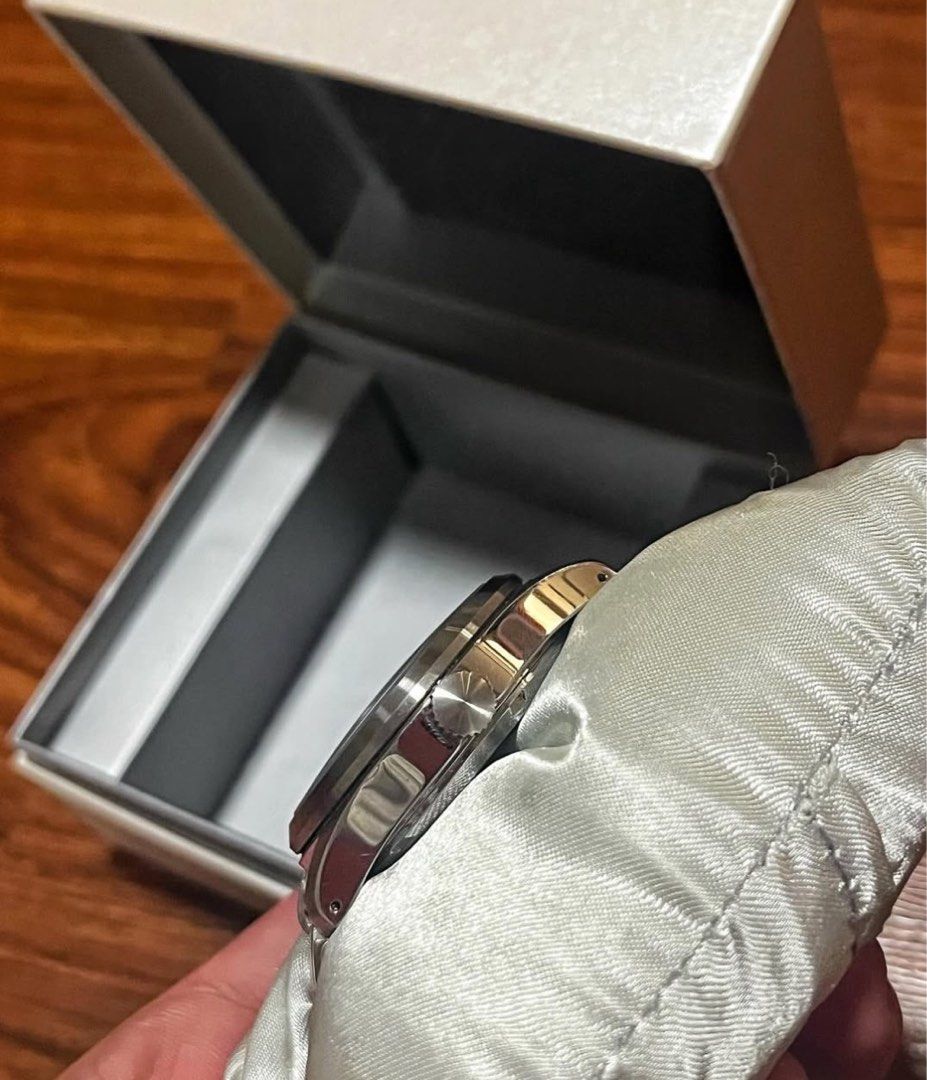 Seiko Field Watch (Category: Men's Watches) located in Pasig City. Submitted by ukaygodd (Listing ID 1422703131, Image 3). Description: Seiko 5 Field watch . Stainless steel In good condition, 36.4mm diameter 44.4mm lug to lug Automatic w/ manual winding comes with OG box. . P13,000.