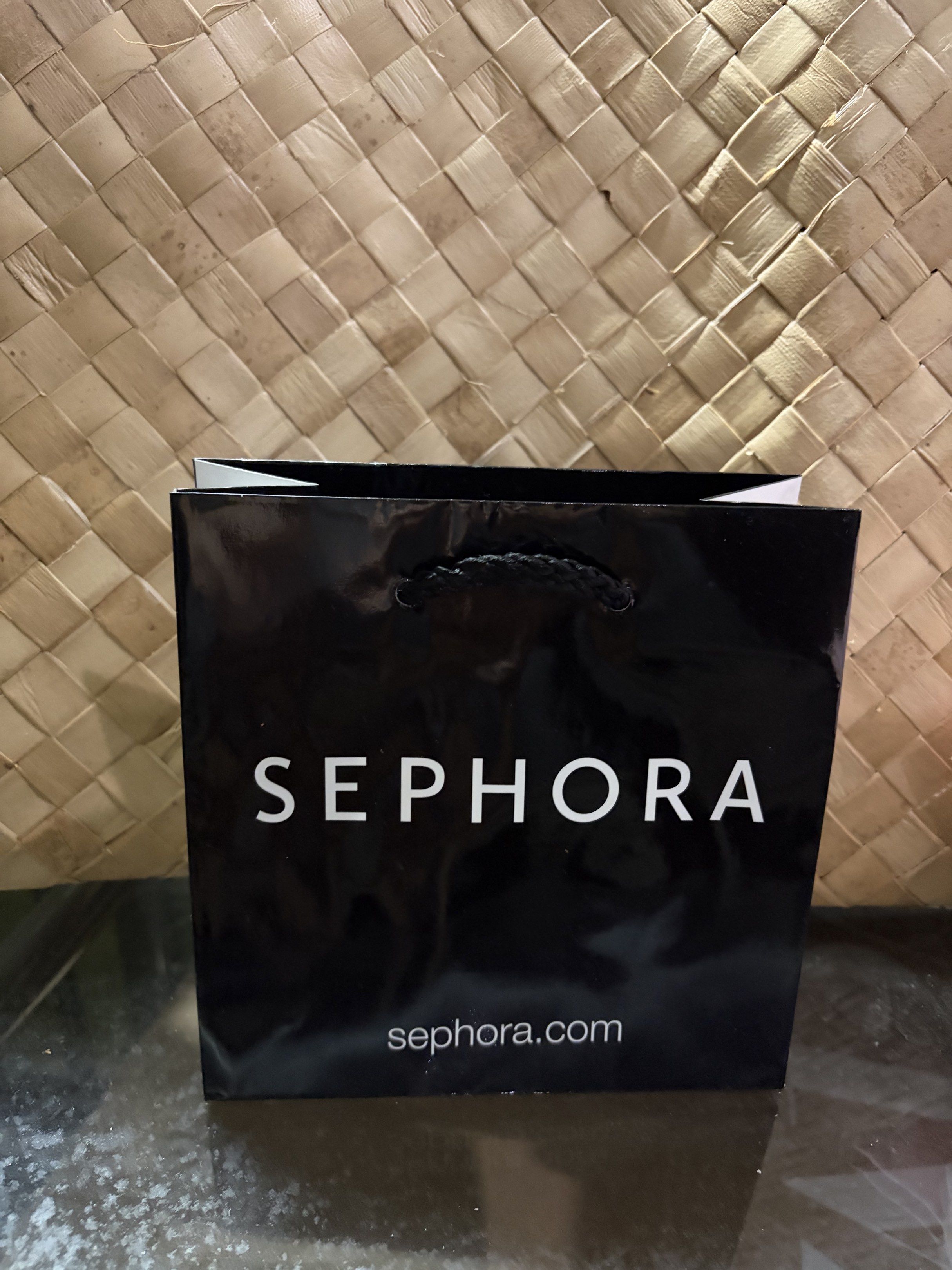 Sephora USA paperbag (Category: Face Care) located in Manila. Submitted by thebookclubz (Listing ID 1422668521, Image 1). Description: .