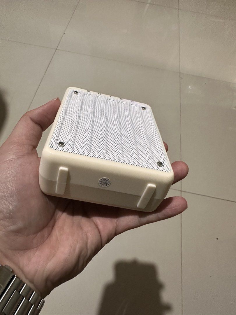 SHIDU SD-M200 Wireless Voice Amplifier (Category: Soundbars, Speakers & Amplifiers) located in Las Pinas. Submitted by mtrx14 (Listing ID 1422627299, Image 3). Description: Bought the wrong color. Used twice—basically brand new..