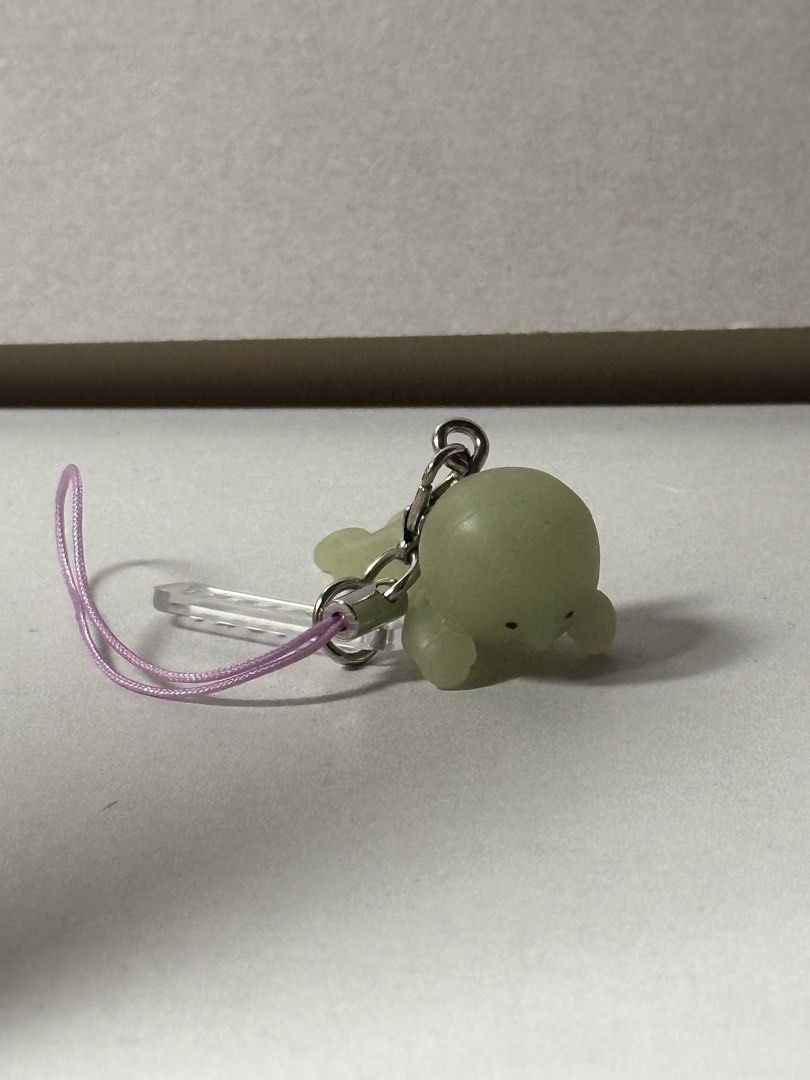 Smiski Figure Keychain “Peeking” (Category: Designer & Blind Box Toys) located in Quezon City. Submitted by rm.declutter (Listing ID 1422638823, Image 1). Description: .