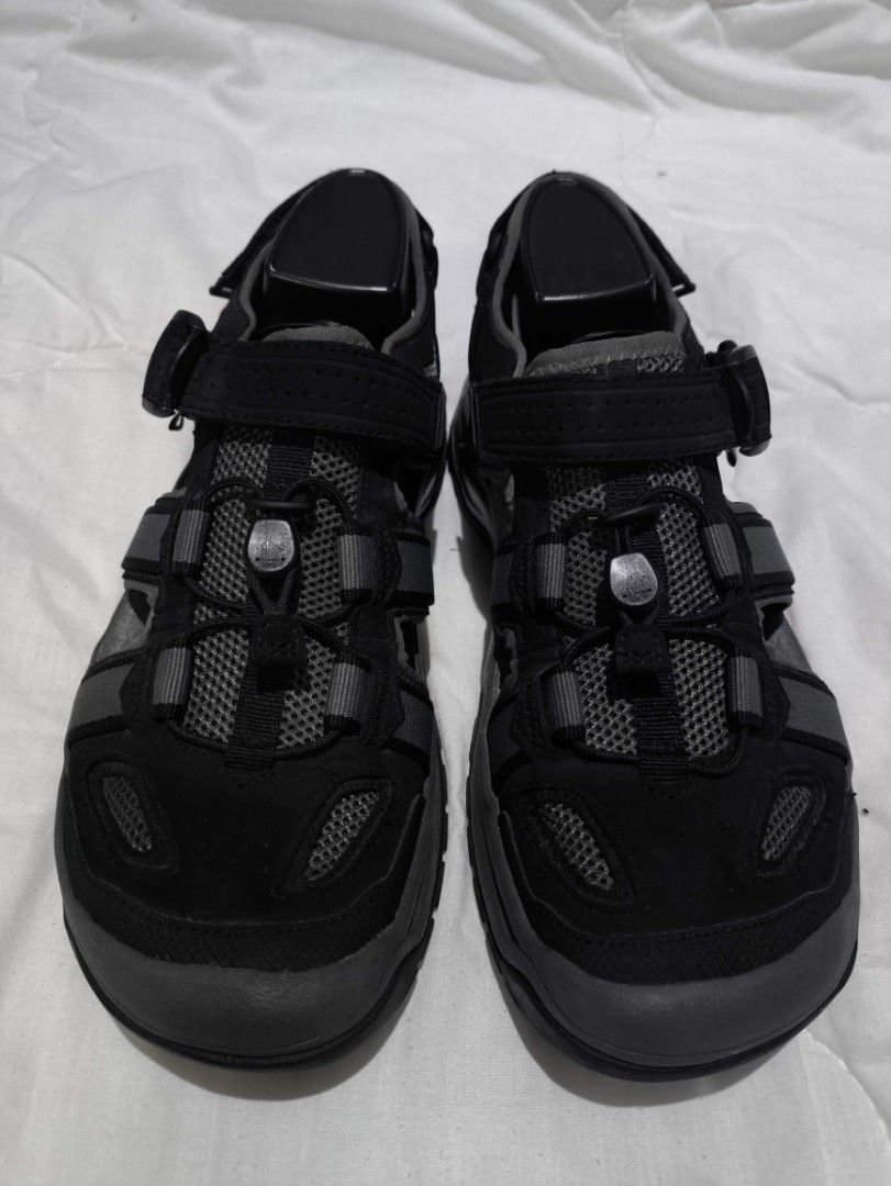 Teva Omnium 2 Water Sandal - Black (Category: Slippers & Slides) located in Pasig City. Submitted by tomden (Listing ID 1422622486, Image 2). Description: These adventure-approved hybrid shoes bring the support and protection you need for any kind of wet-dry fun. Featuring a quick-drying upper and amazing traction on super slippery surfaces. Water-ready quick-drying synthetic upper for any adventure Plastic buckle closure gets you in and out quic