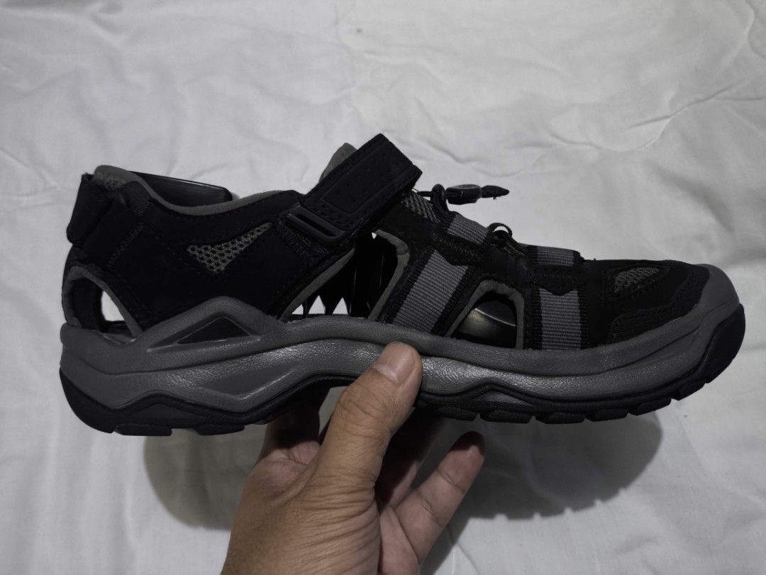 Teva Omnium 2 Water Sandal - Black (Category: Slippers & Slides) located in Pasig City. Submitted by tomden (Listing ID 1422622486, Image 3). Description: These adventure-approved hybrid shoes bring the support and protection you need for any kind of wet-dry fun. Featuring a quick-drying upper and amazing traction on super slippery surfaces. Water-ready quick-drying synthetic upper for any adventure Plastic buckle closure gets you in and out quic