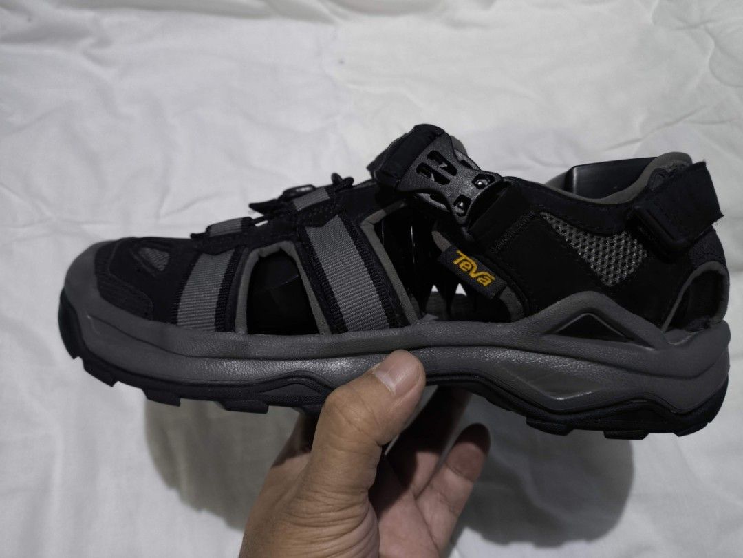 Teva Omnium 2 Water Sandal - Black (Category: Slippers & Slides) located in Pasig City. Submitted by tomden (Listing ID 1422622486, Image 1). Description: These adventure-approved hybrid shoes bring the support and protection you need for any kind of wet-dry fun. Featuring a quick-drying upper and amazing traction on super slippery surfaces. Water-ready quick-drying synthetic upper for any adventure Plastic buckle closure gets you in and out quic