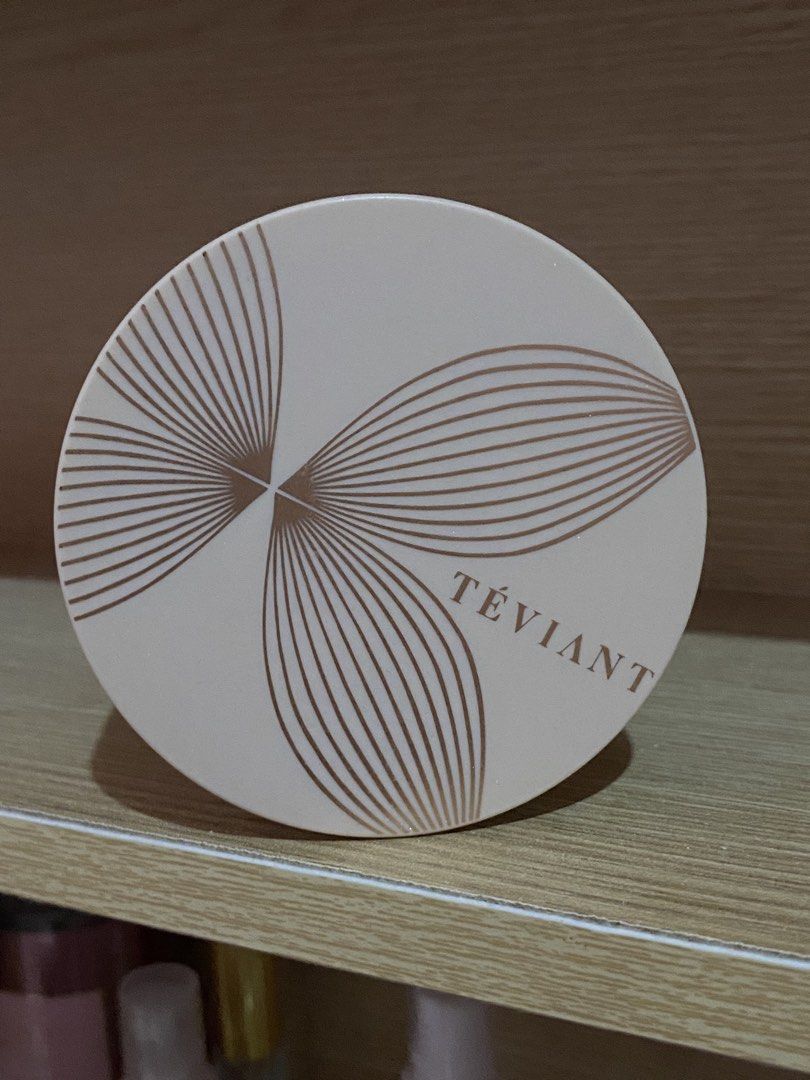 Teviant The Ultimate Skin Master Loose Powder (Category: Makeup) located in Koronadal. Submitted by sxn__ (Listing ID 1422666594, Image 1). Description: good for highlighting rfs: doesn’t look good on me.