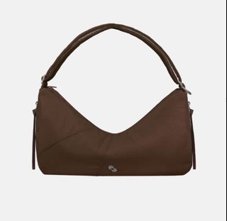 (Category: ) located in . Submitted by dailywears7 (Listing ID 1422554040, Image 1). Description: .