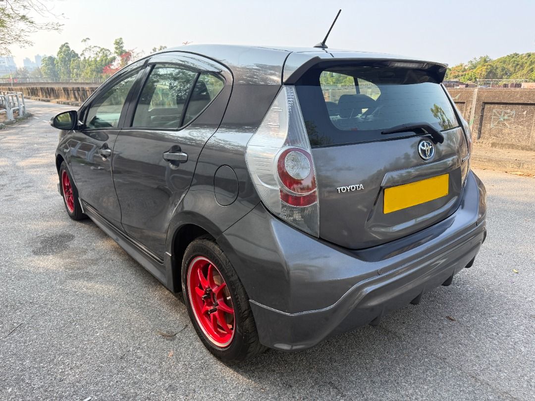 Toyota Prius C 1.5 (A) （分類：車輛放售）位於 Hong Kong。 由 simon2001 提交（商品編號 1422598543，圖片 3）。簡介： Make- Toyota Model:- Prius C Hybrid Aqua Year of manufacture:- 2012 First registration date :- 2012 Engine capacity:- 1496cc Seating Capacity:- 5 persons Transmission:- Automatic Previous Owners:- 4 Road permit Valid Till:- Expired MOT Valid Till:- 1 Year Mileage:- 104000 KM Exterior:- KeyLess Entry, Parking sensors, Custom Alloy wheels, XENON Headlights, Inter
