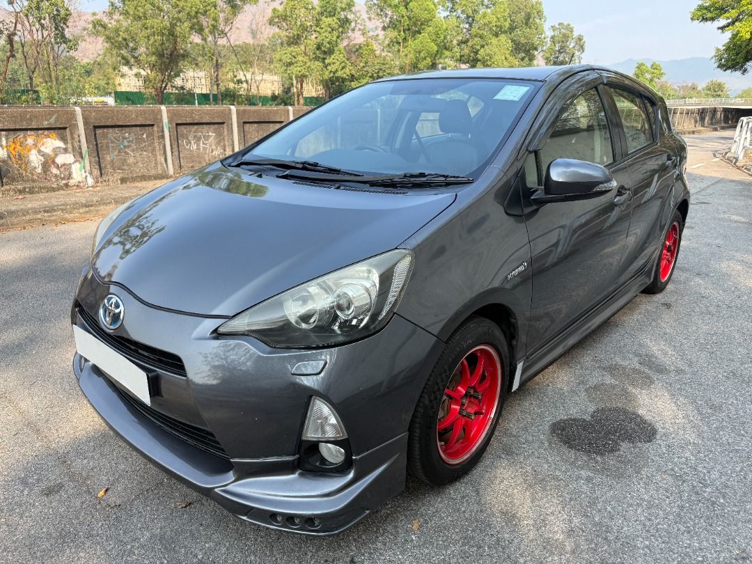 Toyota Prius C 1.5 (A) （分類：車輛放售）位於 Hong Kong。 由 simon2001 提交（商品編號 1422598543，圖片 2）。簡介： Make- Toyota Model:- Prius C Hybrid Aqua Year of manufacture:- 2012 First registration date :- 2012 Engine capacity:- 1496cc Seating Capacity:- 5 persons Transmission:- Automatic Previous Owners:- 4 Road permit Valid Till:- Expired MOT Valid Till:- 1 Year Mileage:- 104000 KM Exterior:- KeyLess Entry, Parking sensors, Custom Alloy wheels, XENON Headlights, Inter