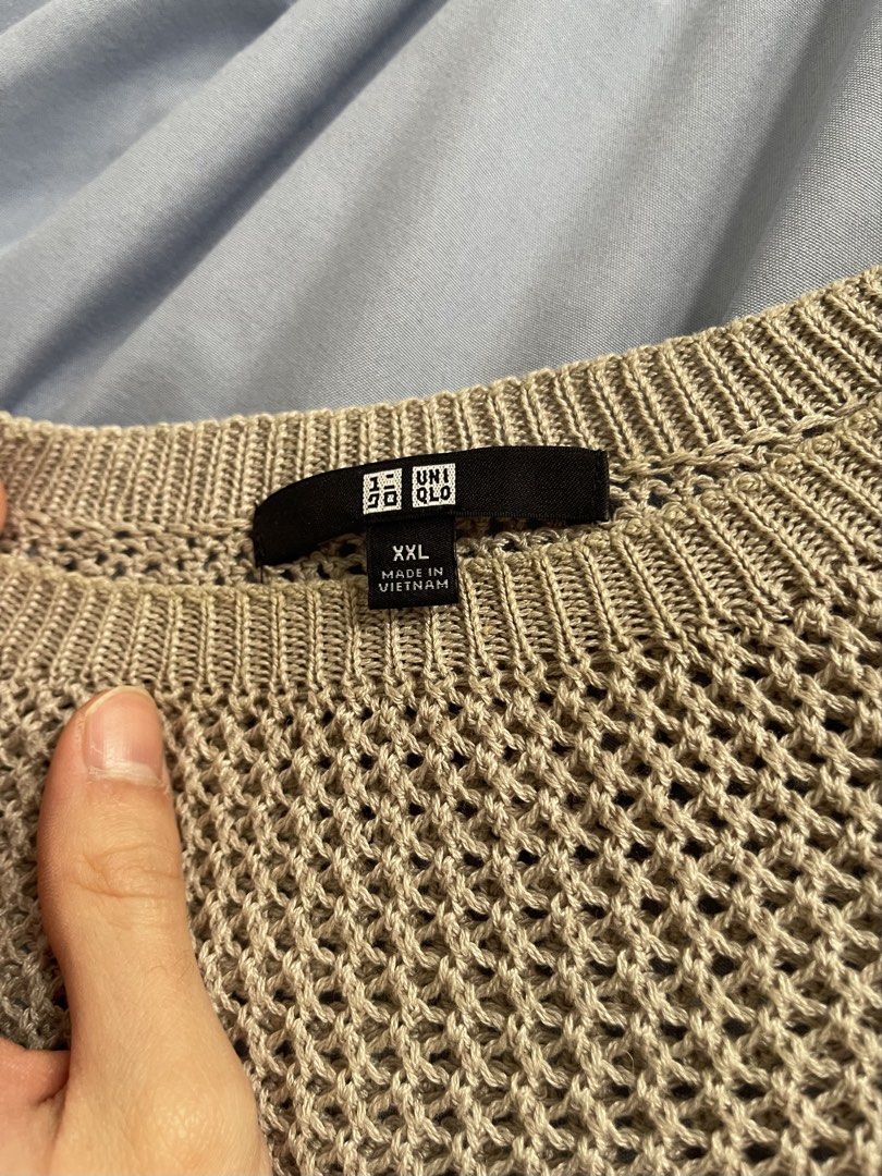 Uniqlo Mesh Longsleeve (Category: Longsleeves) located in Manila. Submitted by nicooolu (Listing ID 1422587206, Image 2). Description: Uniqlo Mesh Longsleeve Gray -Worn once -L: 22, W: 22.