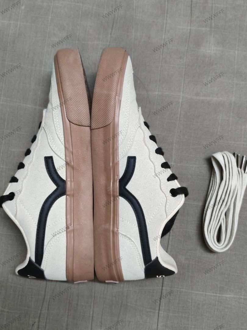 (USED) SWYV S01 SERIES TRUFFLE (8UK) (Category: Sneakers) located in Kuala Lumpur. Submitted by wafiuddinm11363 (Listing ID 1422573936, Image 3). Description: 🚨SWYV S01 TRUFFLE 🚨 MATERIAL :SUEDE HARGA BOLEH NEGO(SHIPPING EXCLUDED) PAKAI TAK SAMPAI 5 KALI SIZE :8 UK /27CM CONDITION: 9/10.