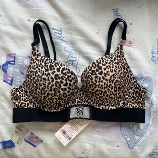 （分類：）位於 。 由 lilstitxh 提交（商品編號 1422591629，圖片 1）。簡介： 。