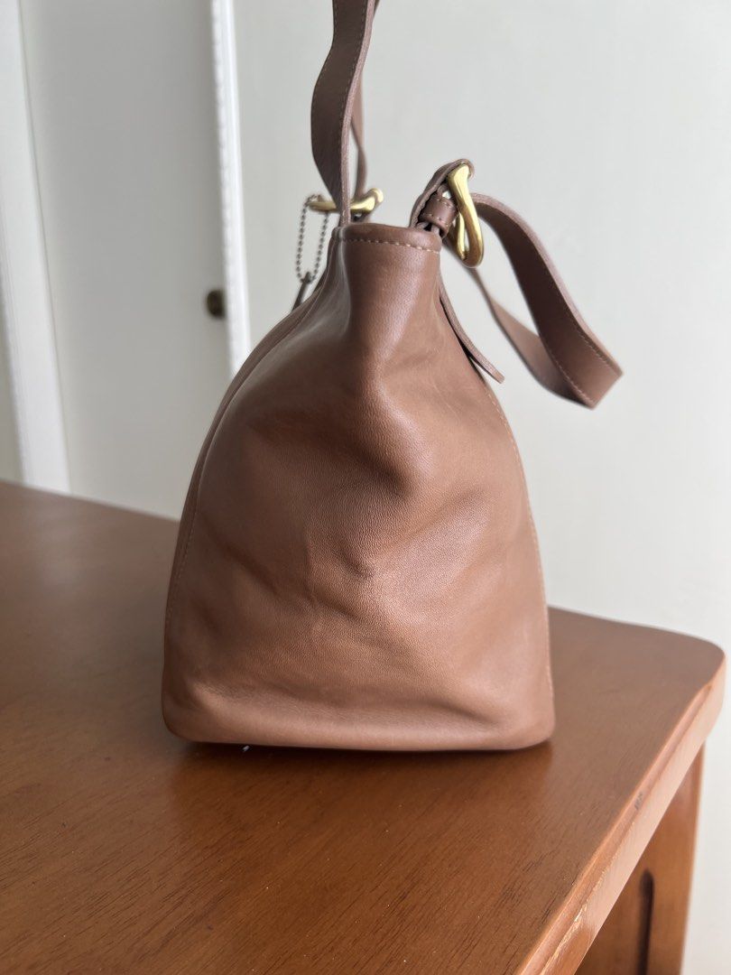 Vintage Coach Waverly (Category: Luxury Bags & Wallets) located in Cebu City. Submitted by teenl (Listing ID 1422639631, Image 2). Description: - Toffee color (not sure but color isnt BT) - Waverly Soho - Includes leather tag - Serial number: A6H-4133 - Pls dm for more photos and inquiries..