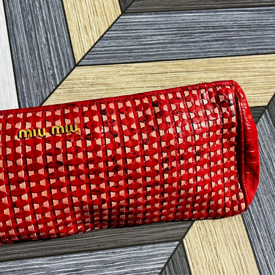Vintage Miu Miu Pouch (Category: Luxury Bags & Wallets) located in Daraga. Submitted by th3cliquejunks (Listing ID 1422668501, Image 3). Description: Vintage Miu Miu Pouch Authentic Verygood Condition No major flaw Check all posted pics 2,180 Dm.