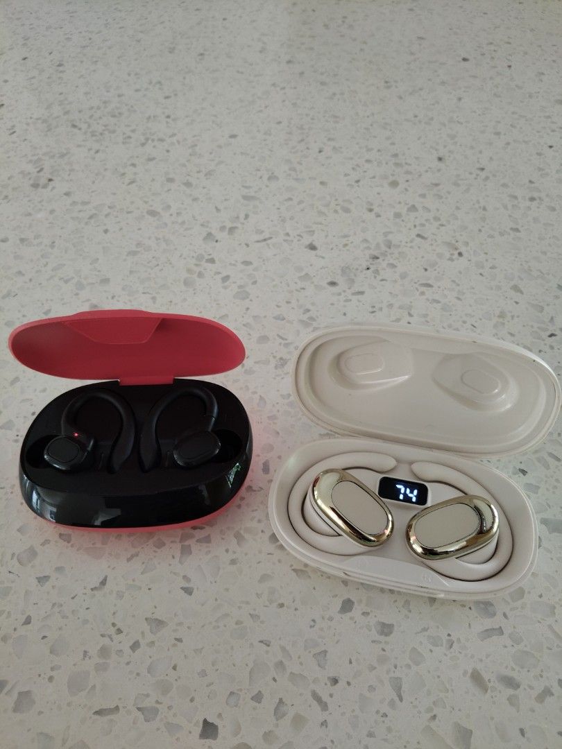 Wireless Earbuds with Charging Case