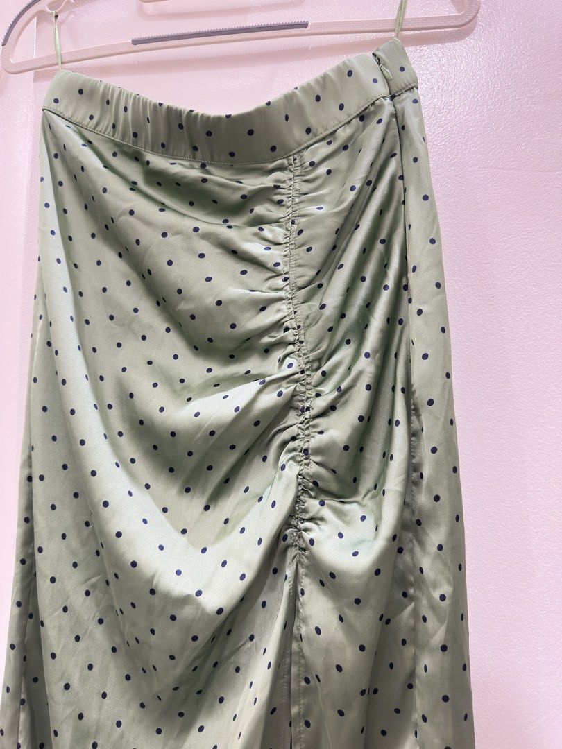 Zara Polka Dot Ruched Midi Skirt (Category: Skirts) located in Manila. Submitted by shopbmb.mnl (Listing ID 1422553834, Image 2). Description: Fits 25-28 Used twice Authentic 💯 RFS: decluttering ❌ when worn ❌ lowballers, joy reservers.