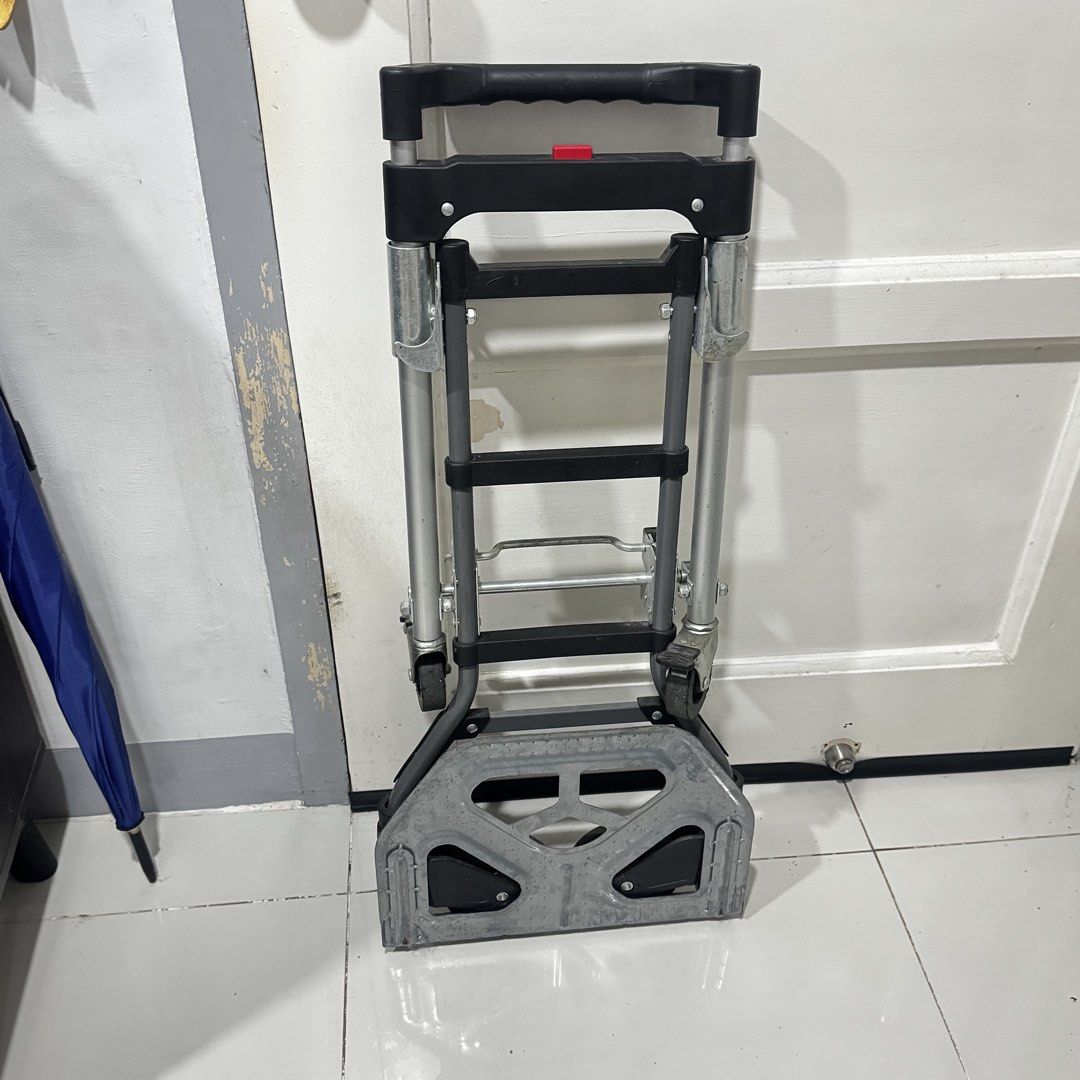 2-in-1 Trolley Metal from s&r (Category: Strollers) located in Manila. Submitted by basicstuffmnl (Listing ID 1422747769, Image 3). Description: Used less than 5x. Rfs: declutter not using Bought from s&r.