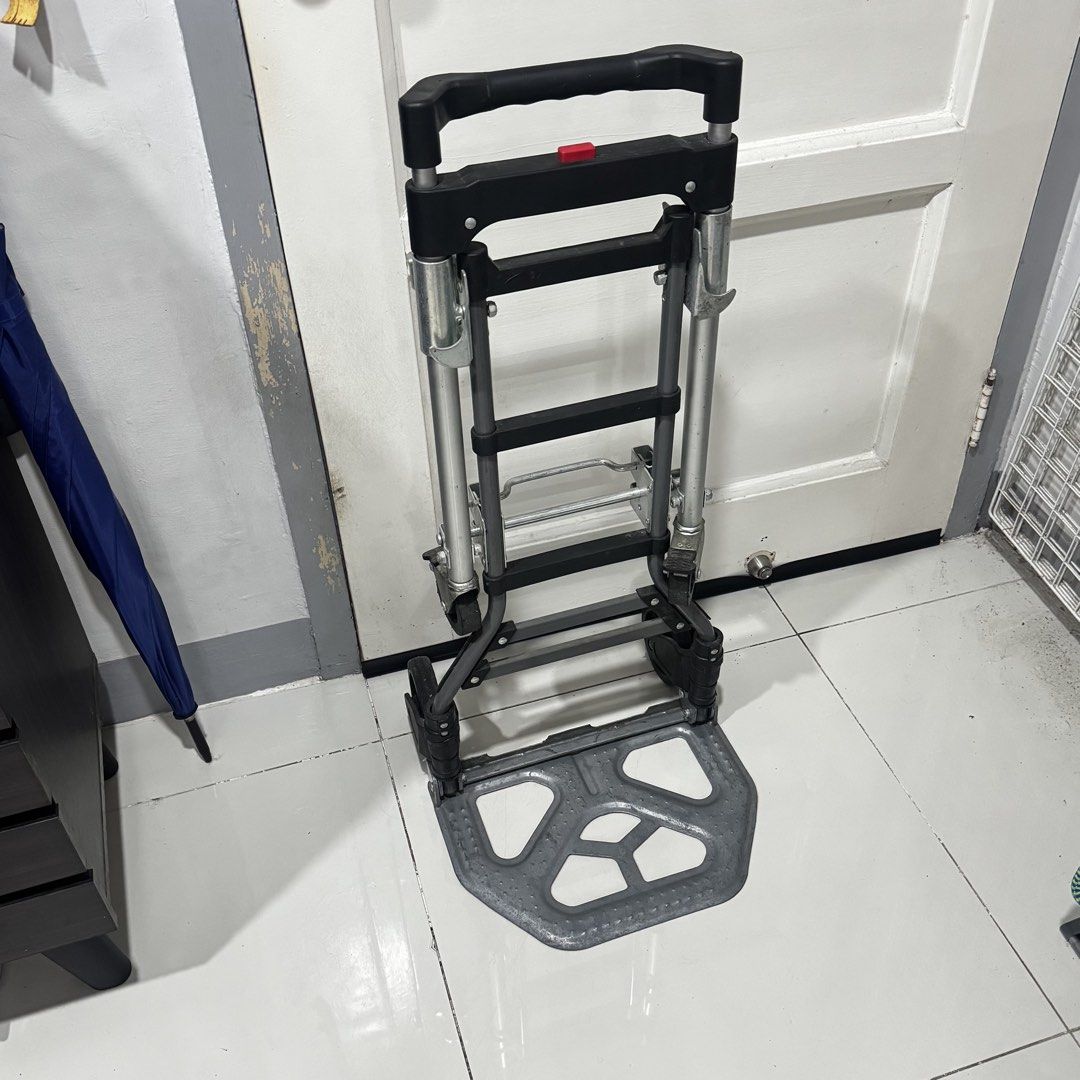 2-in-1 Trolley Metal from s&r (Category: Strollers) located in Manila. Submitted by basicstuffmnl (Listing ID 1422747769, Image 2). Description: Used less than 5x. Rfs: declutter not using Bought from s&r.