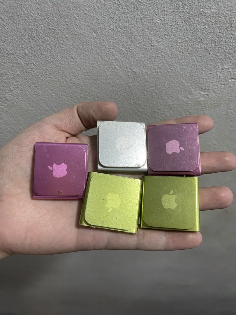 5 iPod nano 6th gen (1) (Category: Portable Music Players) located in Manila. Submitted by apple_siri (Listing ID 1422779198, Image 2). Description: Issue battery, lcd good for parts, project unit or pang display nyo etc.