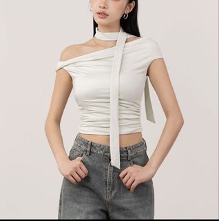 (Category: ) located in . Submitted by stylemarketsg (Listing ID 1422749574, Image 1). Description: .