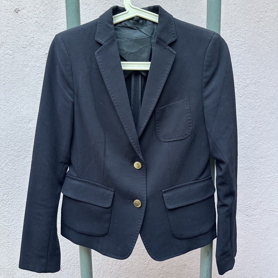 移民清櫃 - 企理：UNIQLO Women’s Navy Slim Fit Formal Blazer Suit Jacket Size S 女裝寶藍色西裝外套 （分類：外套及戶外衣服）位於 Hong Kong。 由 lesish 提交（商品編號 1422849296，圖片 1）。簡介： 如圖企理 As Pictured No damage, Clean Slim Fit Style Original Price HK$899 膊36cm 胸 40cm 袖 58cm 褸長55cm 鈕扣輕微氧化 S.F. Collect。