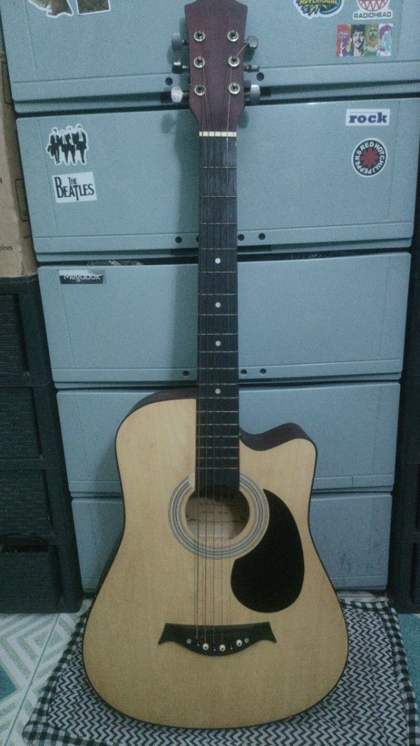 Acoustic Guitar Bitstring (with Freebies) (Category: Musical Instruments) located in Quezon City. Submitted by 1kavi (Listing ID 1422829798, Image 1). Description: Will include a free pick, small guitar bag, and allen wrench. Flaws: Konting gasgas sa likod. Strings are old, you can replace them. Still sounds & plays like new. RFS: I have a new guitar now. Only used this for few months, got gifted a better guitar and never used it again. (Stored) 