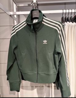(Category: ) located in . Submitted by hanbyul_ (Listing ID 1422863908, Image 1). Description: .